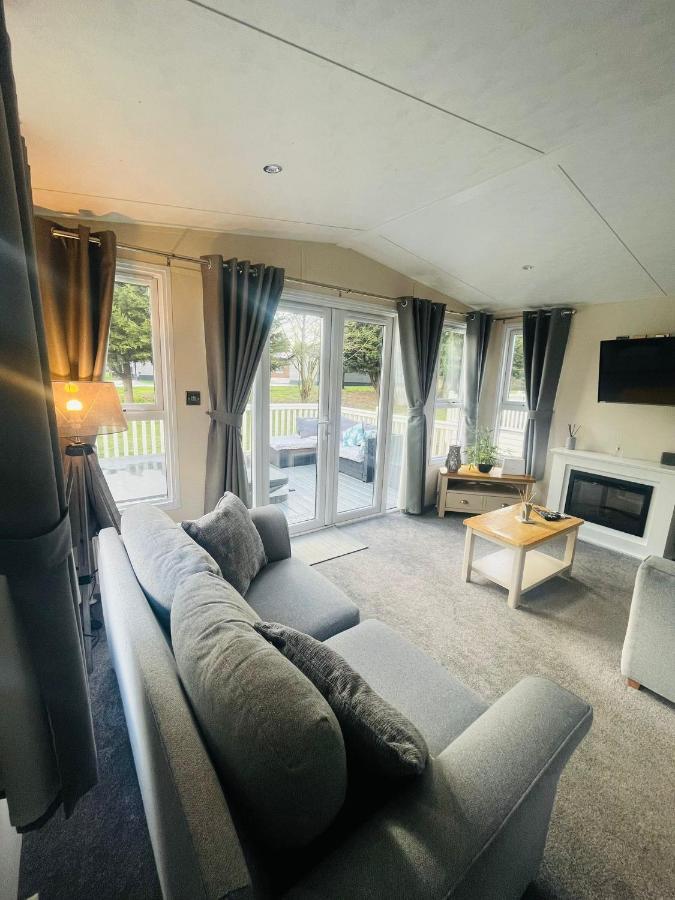 Buttermere Lodge With Hot Tub Barmby on the Moor Esterno foto
