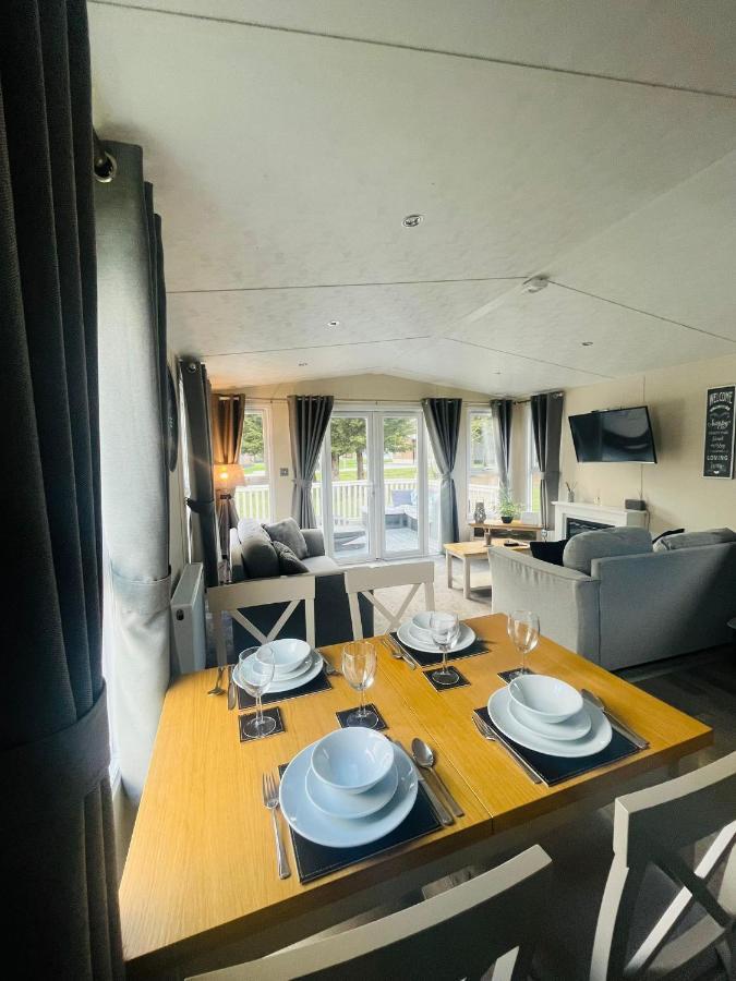 Buttermere Lodge With Hot Tub Barmby on the Moor Esterno foto